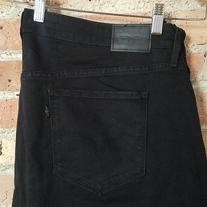 NWOT - Levi's Black 311 Shaping Skinny Jean 24W